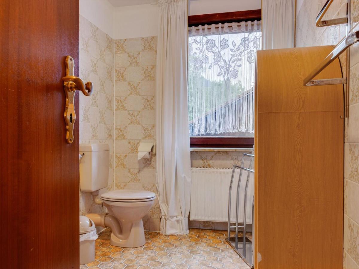 Nice Apartment With Balcony Kamschlacken Экстерьер фото